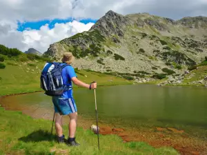 Българско хоро се изви на Черни връх