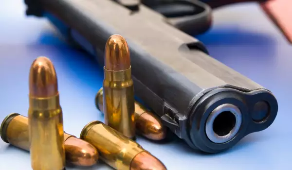 Полицията в Петрич прибра незаконно оръжие