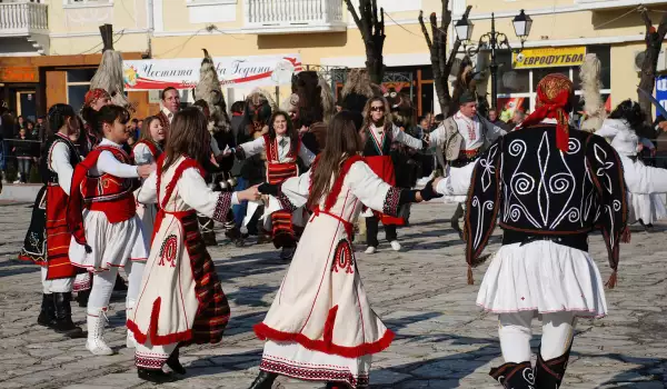 Награда за кмета на Петрич за запазване на маскарадната традиция