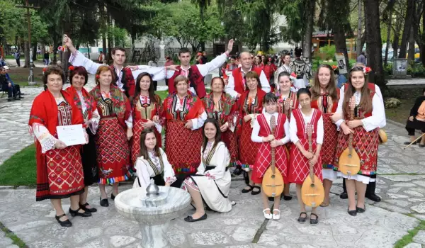 В Петрич откриваха танцовия конкурс Южни слънца