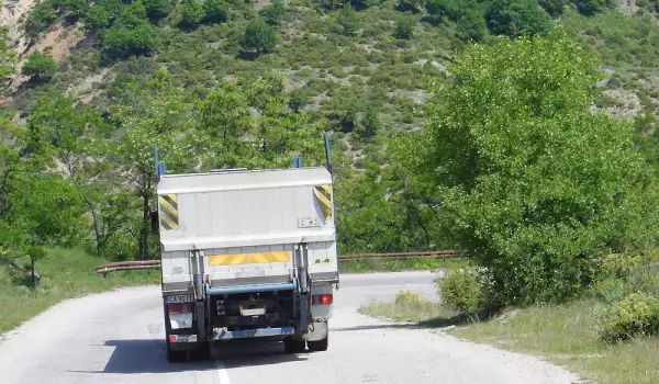 Ограничения за движението по пътя Мелник - Рожен
